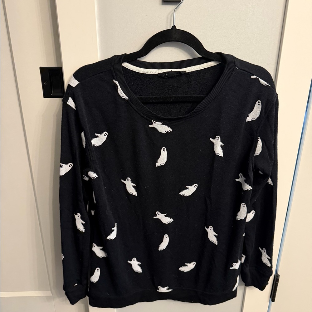 Black Ghost Print Pullover Shirt w/fuzzy inside